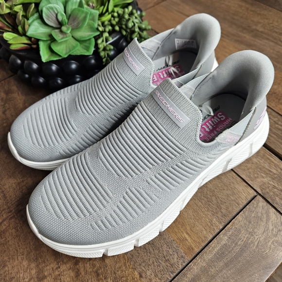 Skechers Hands Free Swift Fit Slip On Sneakers - Picture 3 of 12